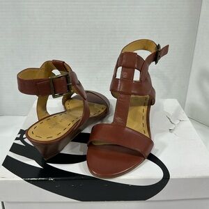 Nine West brown leather open top shoe